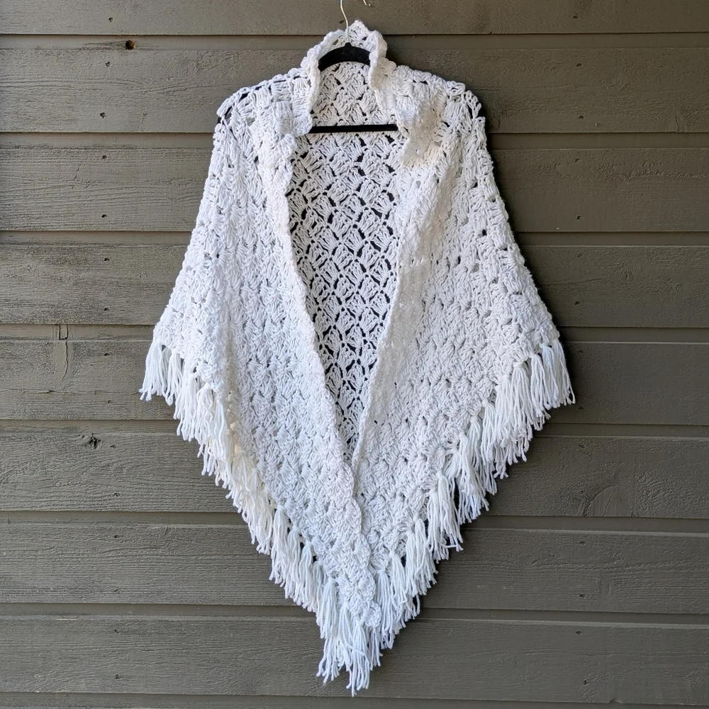 Vintage Handmade Open Macrame Crochet XLarge White Triangle Scarf Shawl Fringe